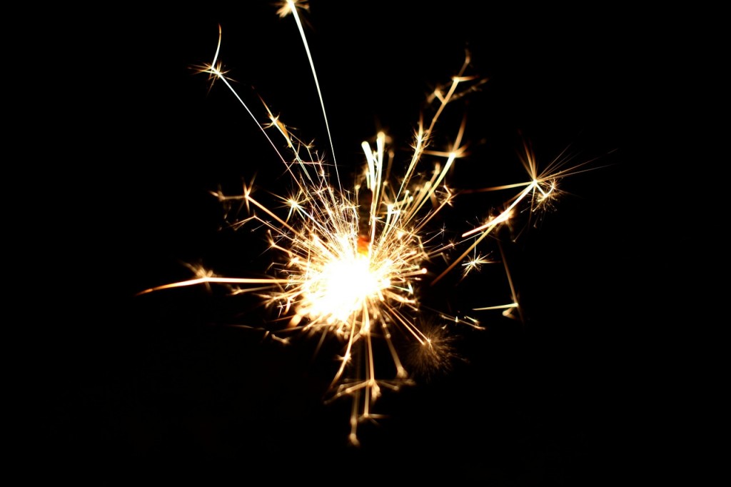 sparkler-532838_1280